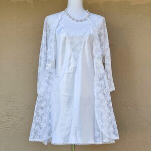 Vintage Two Piece Set White Slip And Robe W/ Lace + Sequine All Over Size Medium